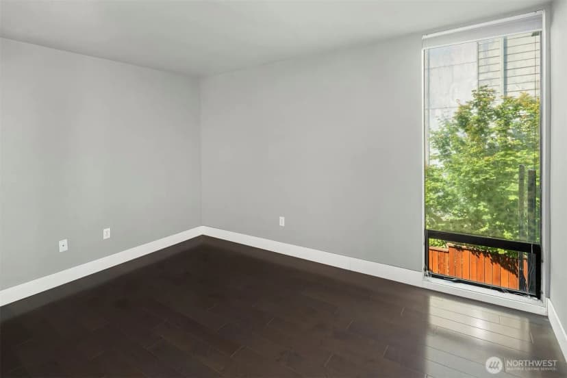 Property photo for 4561 Lake Washington Boulevard Ne #201, Kirkland photo 14