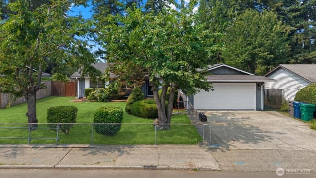 Property photo for 16749 128th Avenue Se, Renton photo 2