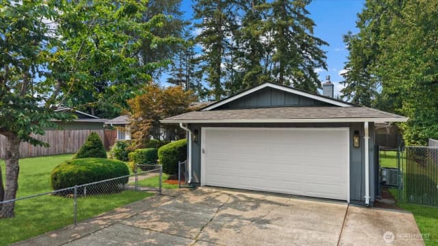 Property photo for 16749 128th Avenue Se, Renton photo 3