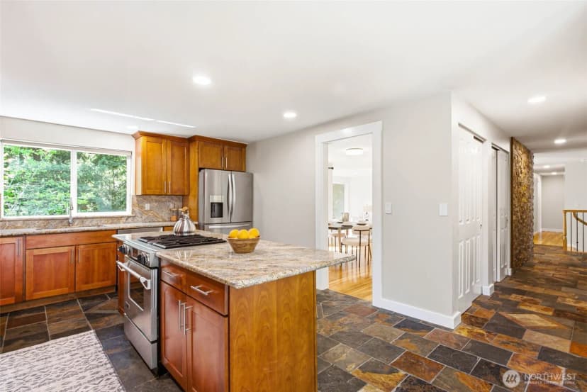Property photo for 6341 121st Avenue Se, Bellevue photo 15