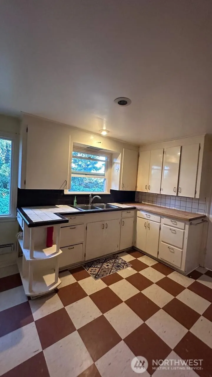 Property photo for 16310 Ashworth Avenue N, Shoreline photo 15