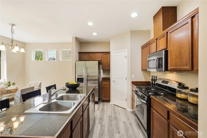 Property photo for 17927 Se 27th Avenue, Bothell photo 14
