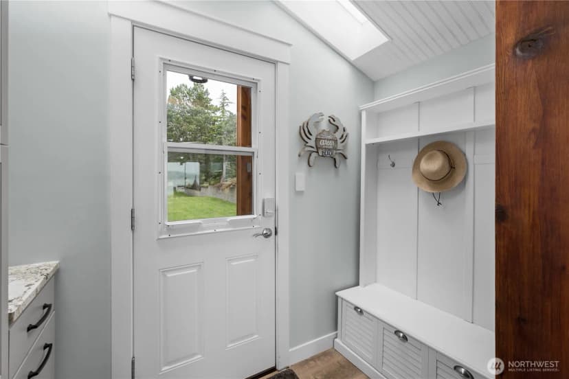 Property photo for 1818 Lola Beach Lane, Oak Harbor photo 13