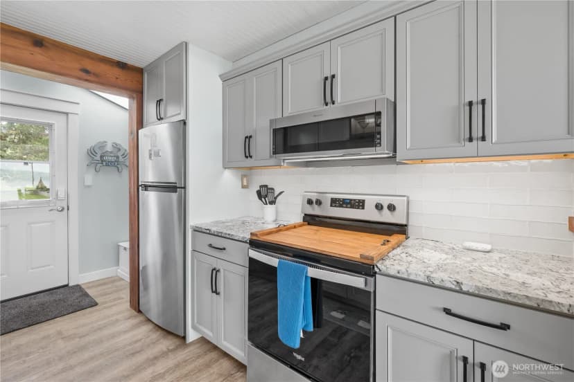 Property photo for 1818 Lola Beach Lane, Oak Harbor photo 11