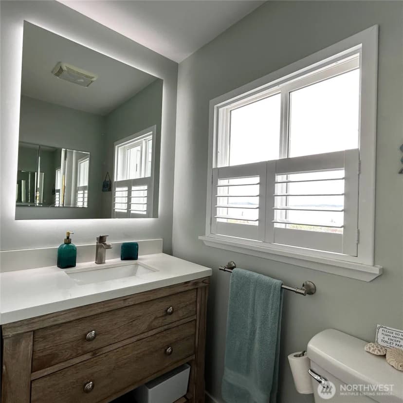 Property photo for 1818 Lola Beach Lane, Oak Harbor photo 19