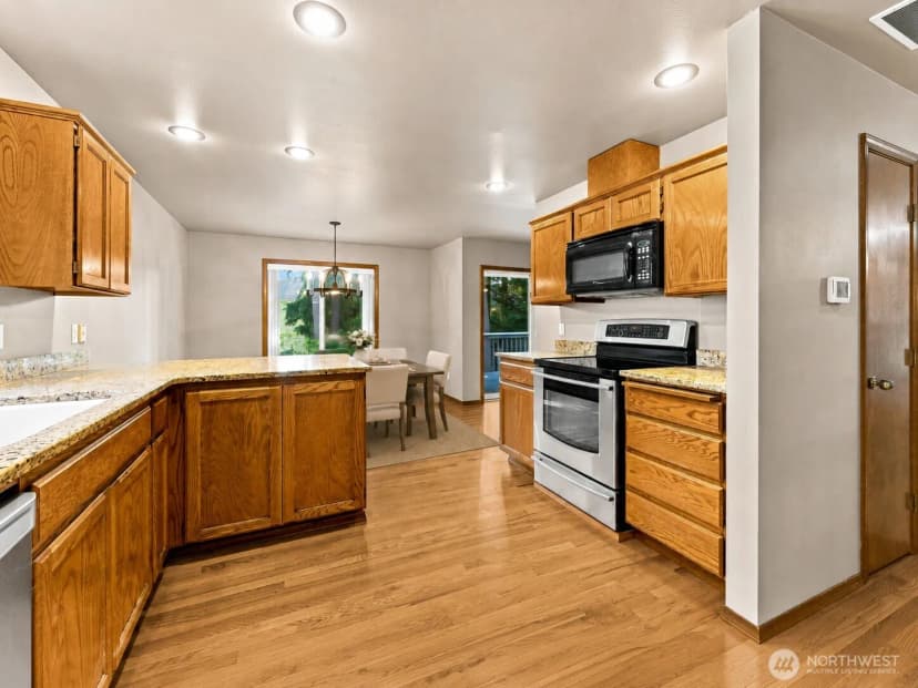 Property photo for 17222 92nd Avenue E, Puyallup photo 11