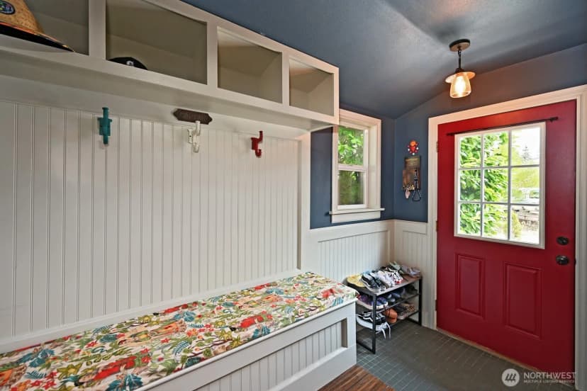 Property photo for 9556 Phinney Avenue N, Seattle photo 29