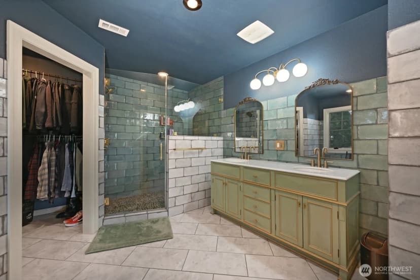 Property photo for 9556 Phinney Avenue N, Seattle photo 20