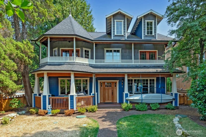 Property photo for 9556 Phinney Avenue N, Seattle