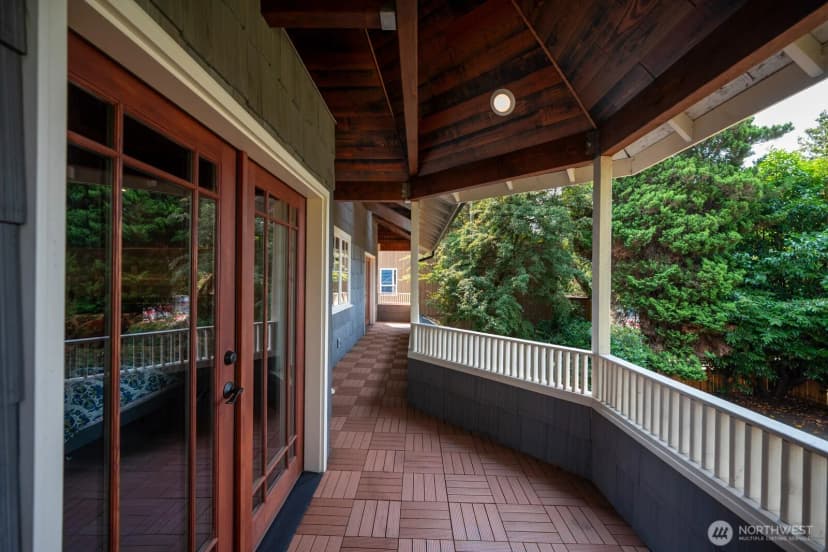 Property photo for 9556 Phinney Avenue N, Seattle photo 23