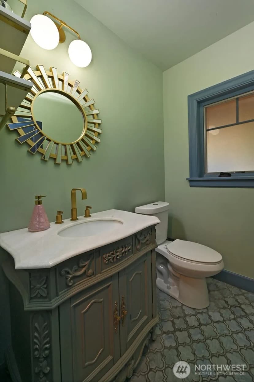 Property photo for 9556 Phinney Avenue N, Seattle photo 13