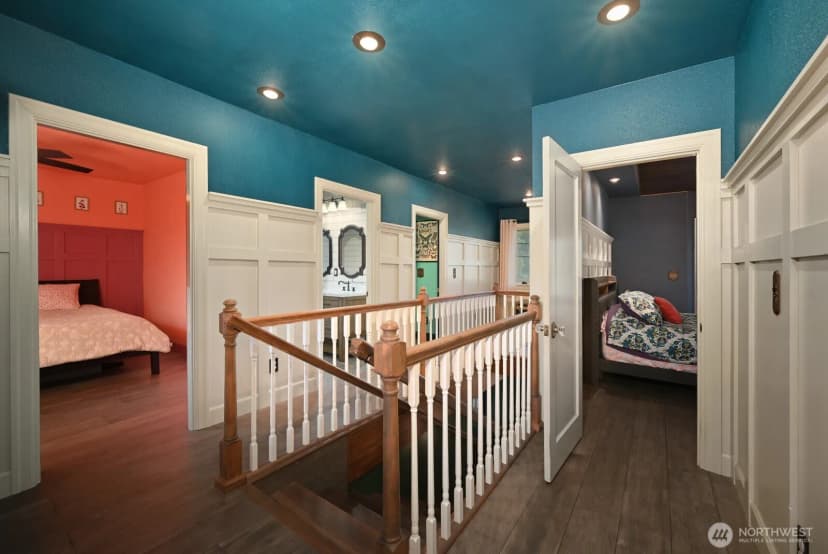 Property photo for 9556 Phinney Avenue N, Seattle photo 25