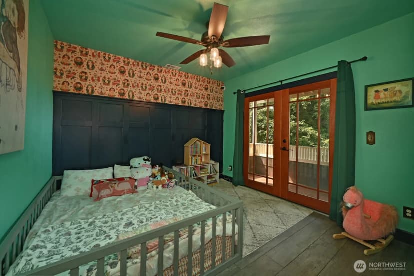 Property photo for 9556 Phinney Avenue N, Seattle photo 28