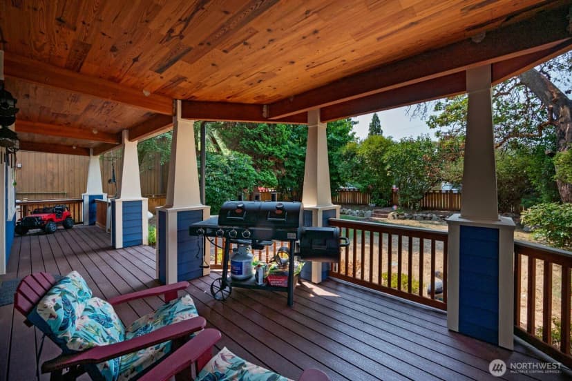 Property photo for 9556 Phinney Avenue N, Seattle photo 6