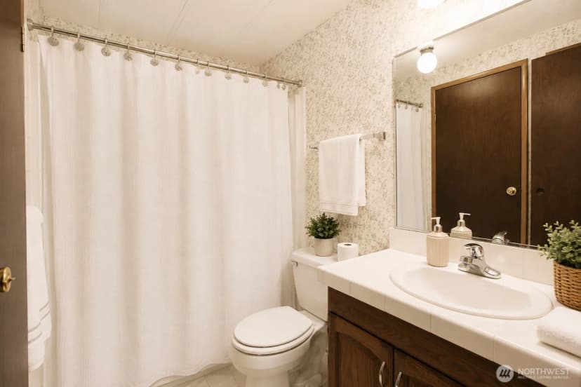 Property photo for 3611 Ne I Street #6, Auburn photo 19