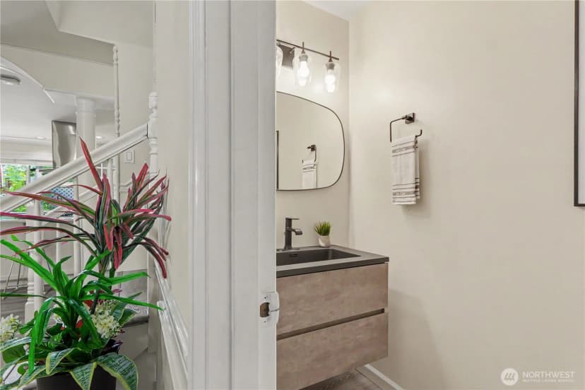 Property photo for 12645 Ne 68th Pl, Kirkland photo 21