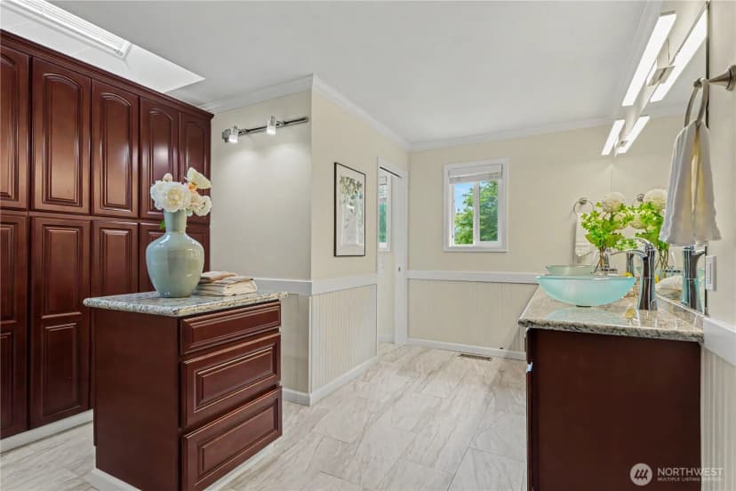 Property photo for 12645 Ne 68th Pl, Kirkland photo 28