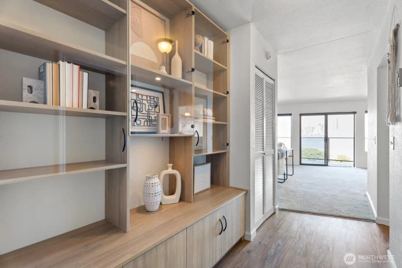 Property photo for 1301 Harbor Avenue Sw #310, Seattle photo 7