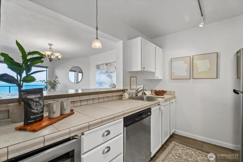 Property photo for 1301 Harbor Avenue Sw #310, Seattle photo 15