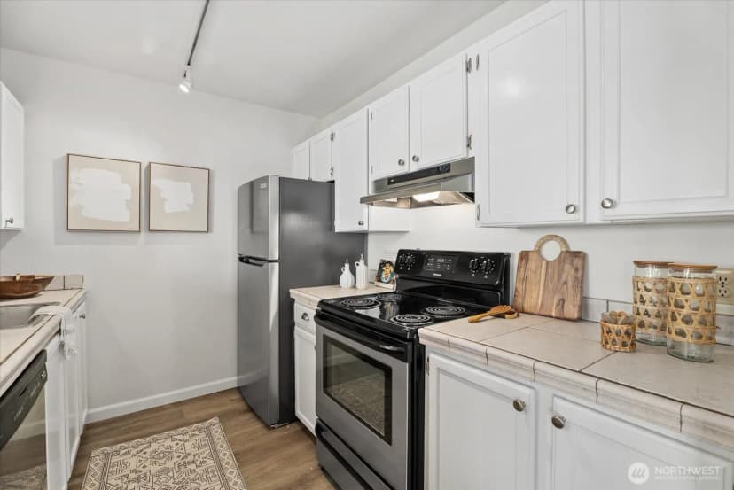 Property photo for 1301 Harbor Avenue Sw #310, Seattle photo 16