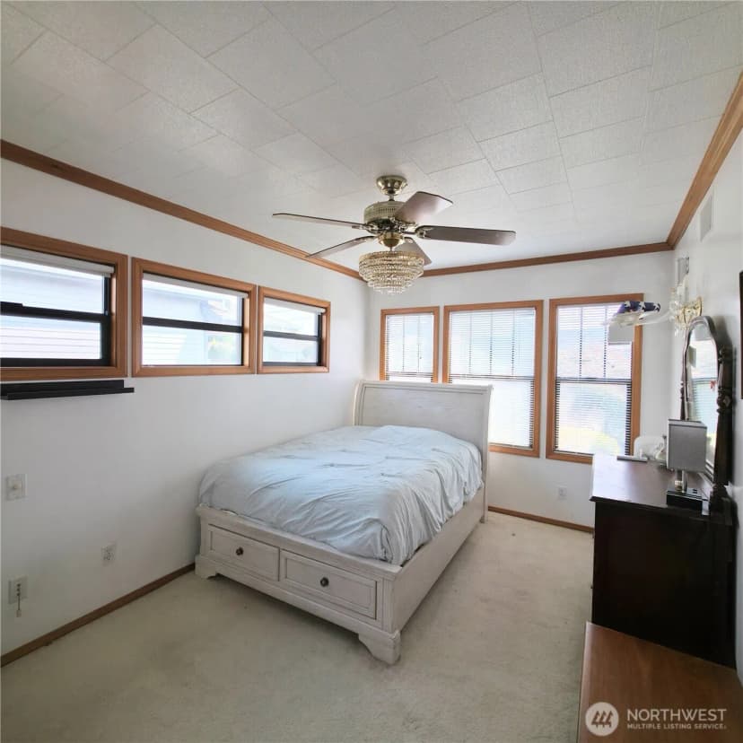 Property photo for 723 5th Avenue Nw, Puyallup photo 7