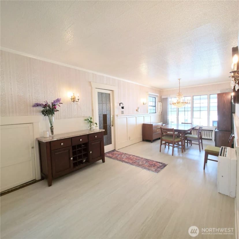 Property photo for 723 5th Avenue Nw, Puyallup photo 3