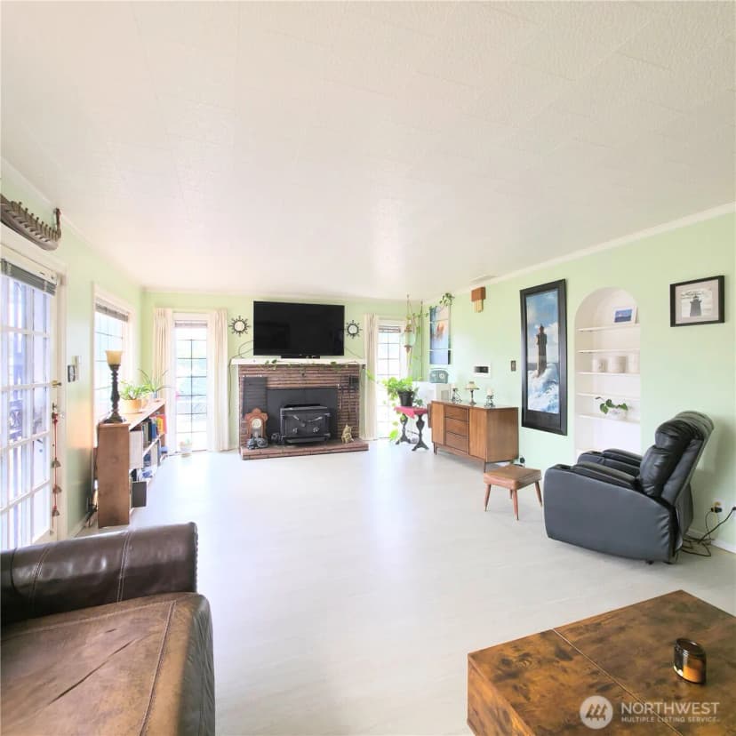 Property photo for 723 5th Avenue Nw, Puyallup photo 4