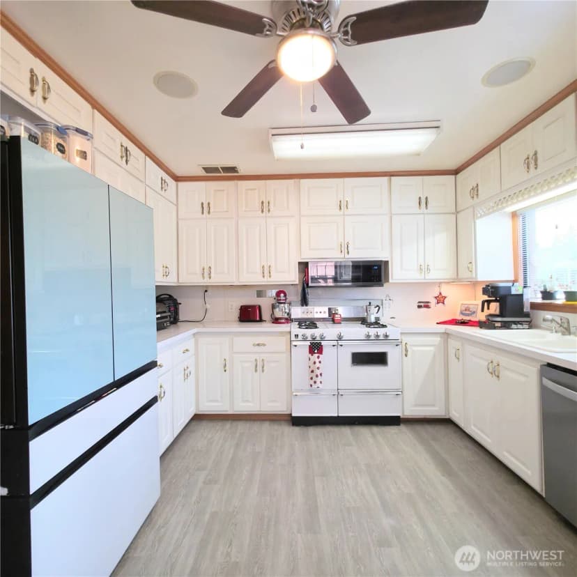 Property photo for 723 5th Avenue Nw, Puyallup photo 6