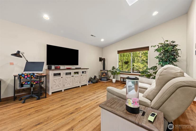Property photo for 159 E Nantucket Road, Shelton photo 12
