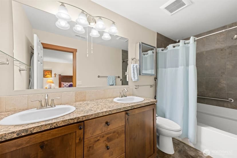 Property photo for 159 E Nantucket Road, Shelton photo 16