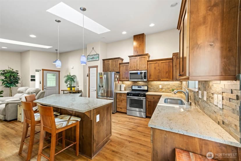 Property photo for 159 E Nantucket Road, Shelton photo 11