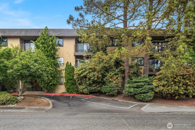 Property photo for 750 N 143rd Street #208, Seattle photo 23