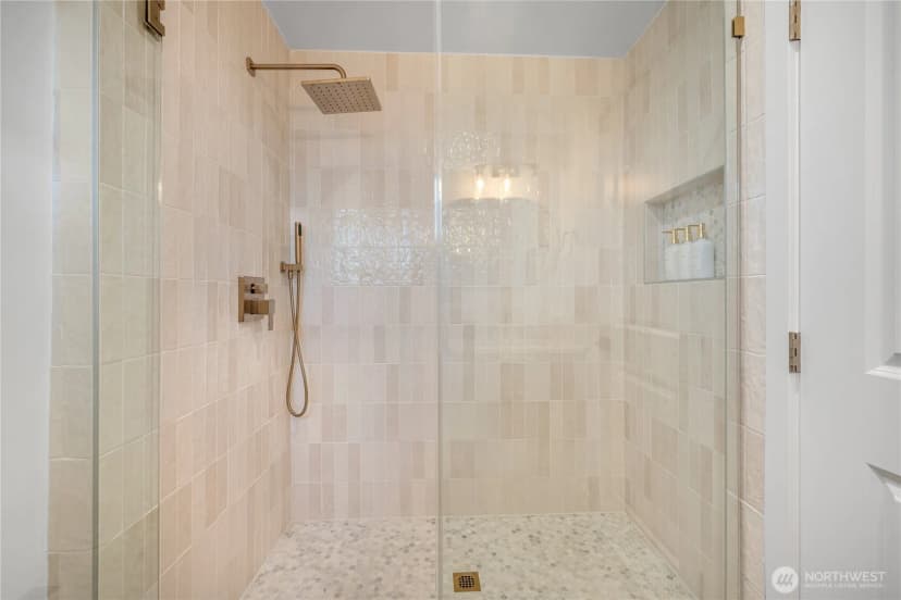 Property photo for 7935 13th Avenue Sw #1, Seattle photo 34