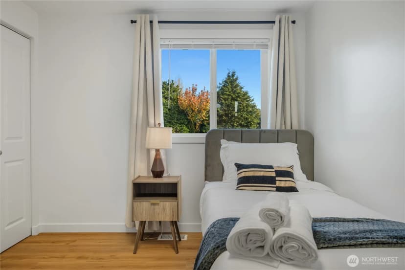 Property photo for 7935 13th Avenue Sw #1, Seattle photo 19