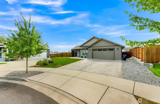 Property photo for 1913 Benjamin Court, Lynden photo 2
