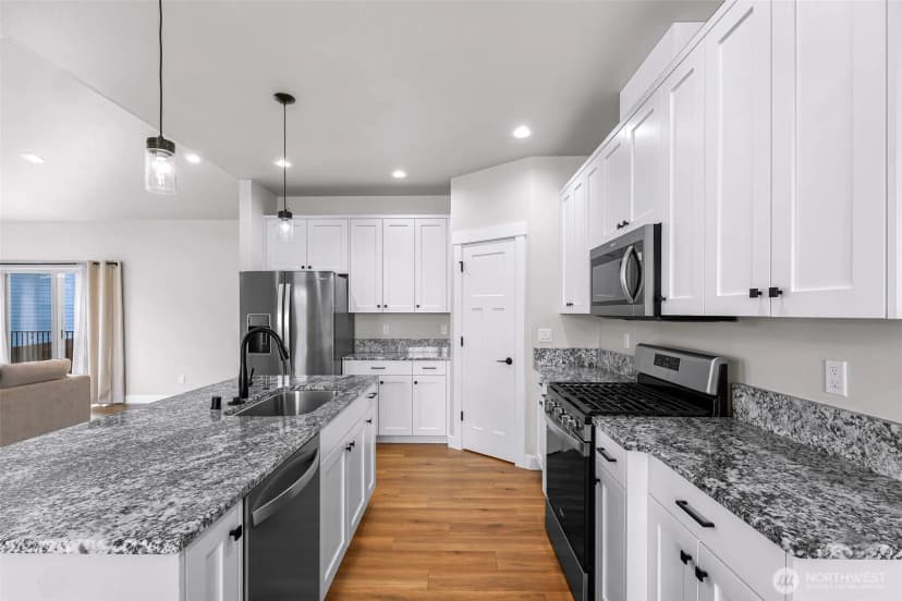 Property photo for 1913 Benjamin Court, Lynden photo 11