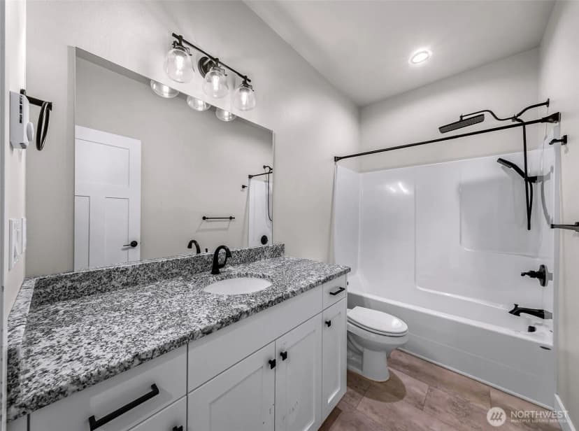 Property photo for 1913 Benjamin Court, Lynden photo 21