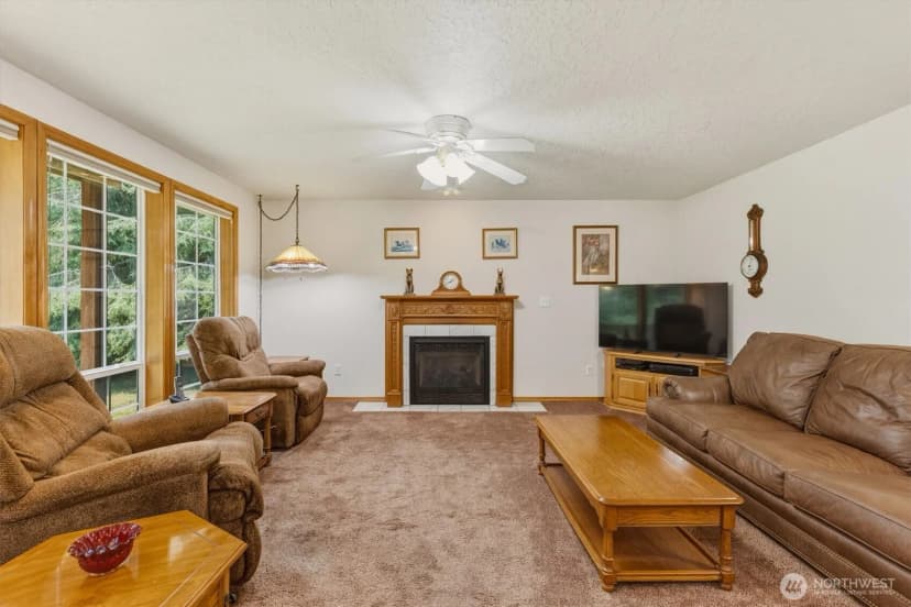 Property photo for 558 Spruce Creek Road, Longview photo 5