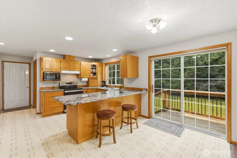 Property photo for 558 Spruce Creek Road, Longview photo 4