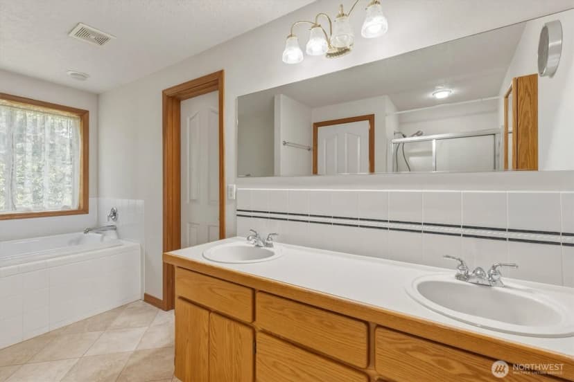 Property photo for 558 Spruce Creek Road, Longview photo 11