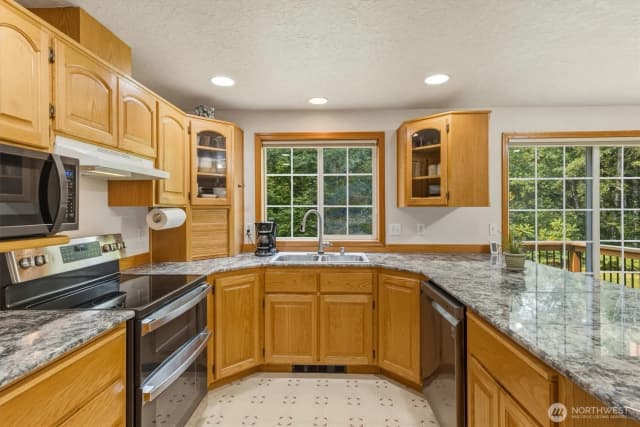 Property photo for 558 Spruce Creek Road, Longview photo 3
