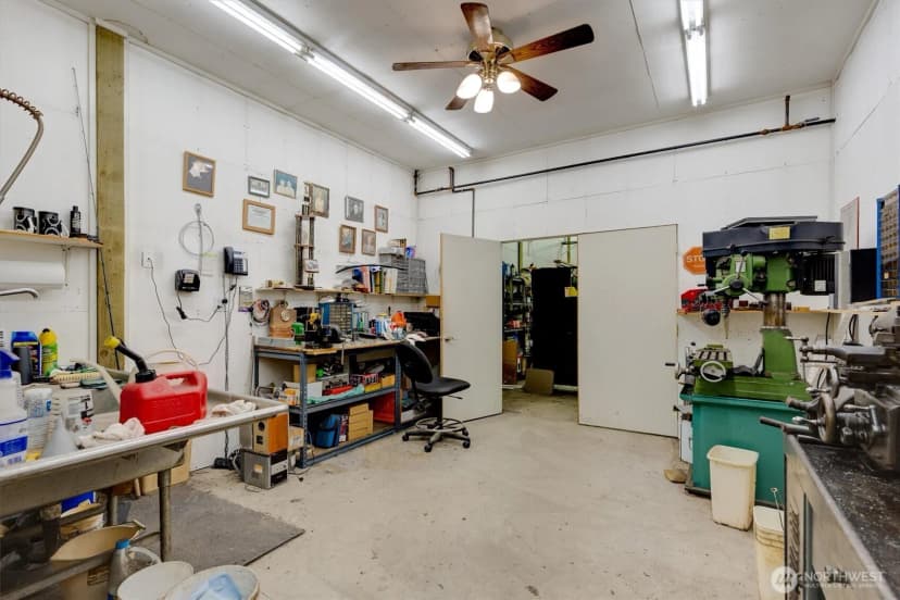 Property photo for 558 Spruce Creek Road, Longview photo 30