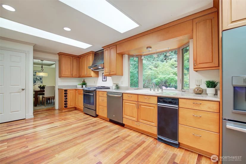 Property photo for 12909 Ne 28th Street, Bellevue photo 9