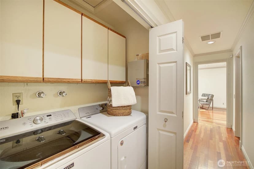 Property photo for 12909 Ne 28th Street, Bellevue photo 16