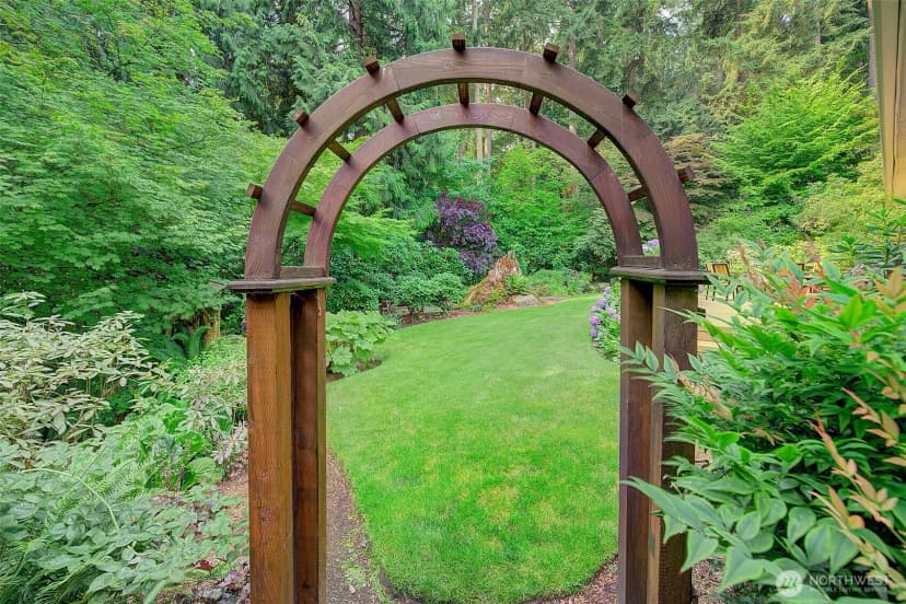 Property photo for 12909 Ne 28th Street, Bellevue photo 34