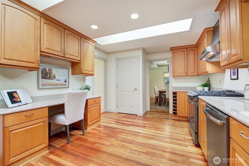 Property photo for 12909 Ne 28th Street, Bellevue photo 11
