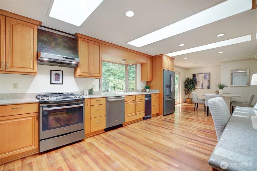 Property photo for 12909 Ne 28th Street, Bellevue photo 10