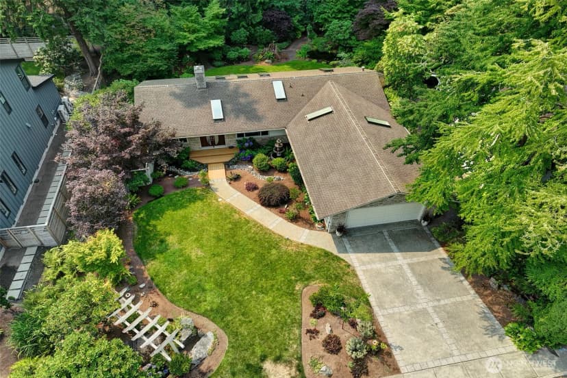 Property photo for 12909 Ne 28th Street, Bellevue photo 37