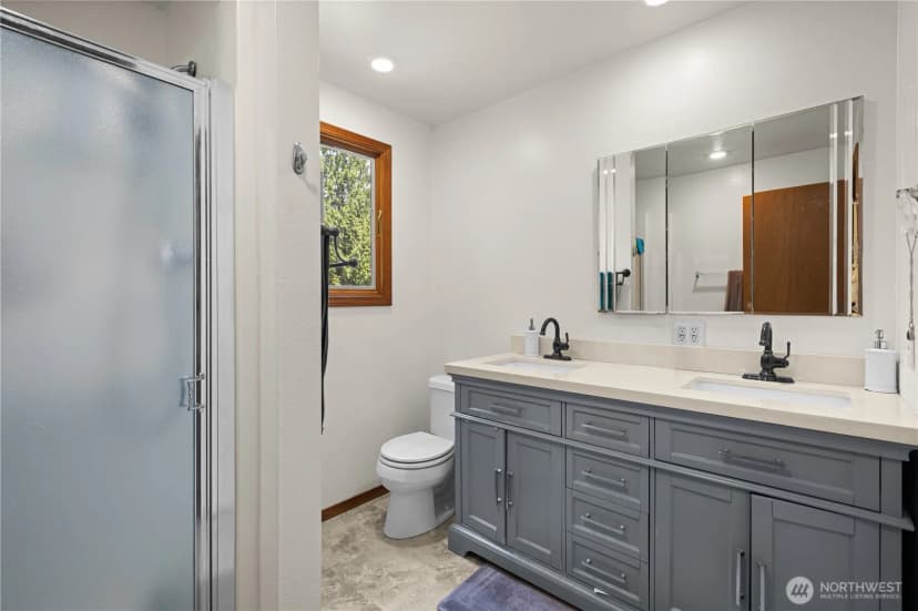 Property photo for 17909 230th Avenue Ne, Woodinville photo 20