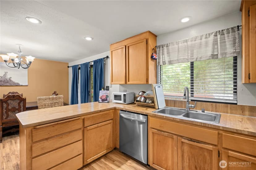 Property photo for 17909 230th Avenue Ne, Woodinville photo 13